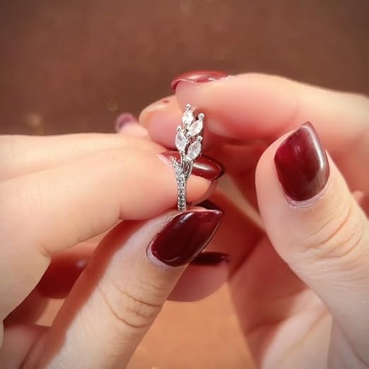 Minimalist Leaf Zirconia Ring for Women – Elegant Engagement Jewelry